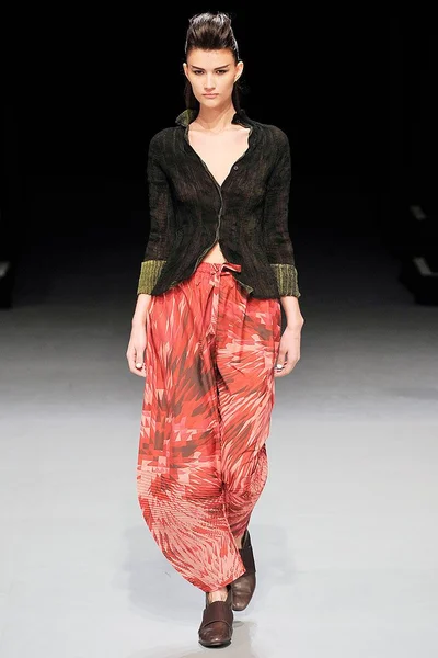 Look 27